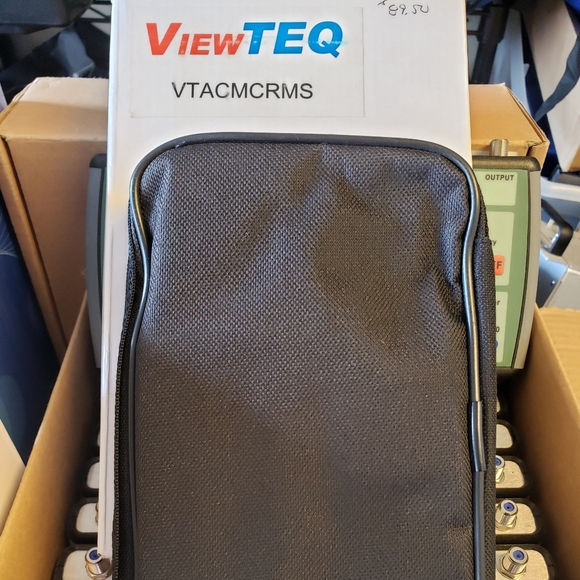 Digital True RMS AC Clamp Meter - Picture 2 of 3